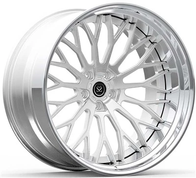 Maßgeschneiderte 3-teilig geschmiedete Felgen 20 x 9,5 und 21 x 12, poliert und silberfarben für Lamborghini Huracan